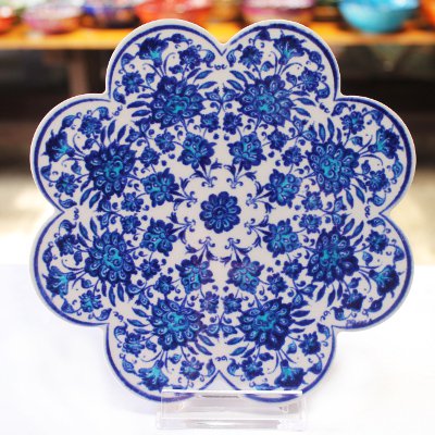 キュタフヤ陶器の鍋敷きホワイト　青花