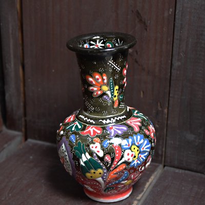 トルコ☆キュタフヤ陶器の飾り壺　ブラック＆レッド - トルコ雑貨ぎゃるぎゃる倉敷