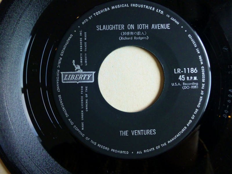 THE VENTURES / SLAUGHTER ON 10TH AVENUE (EP) - キキミミレコード