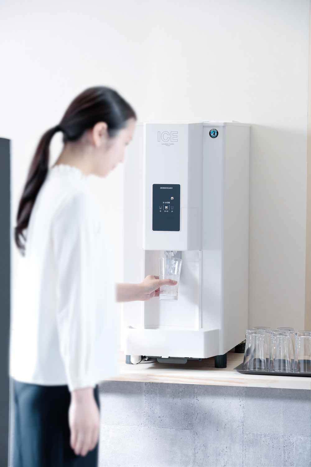 ホシザキ チップアイスディスペンサー DCM-115L 製氷能力115kg 幅350×奥行585×高さ815mm 業務用厨房・光触媒コーティング・店舗内装工事 空調空調 他 各種設備工事 新品中古の買取販売 【クリーブランド 仙台】