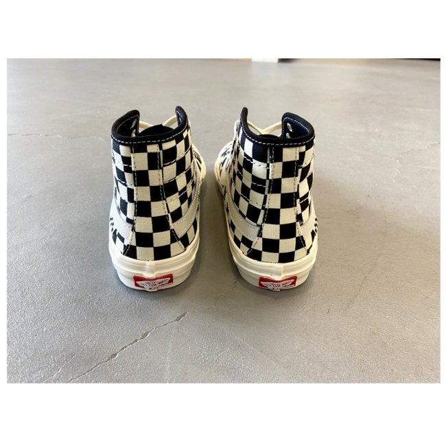 Checkered hotsell skateboard vans