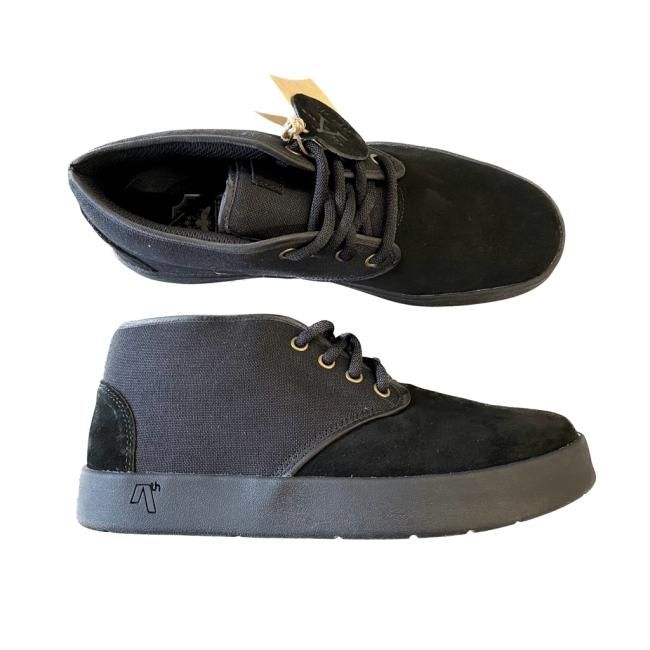 AREth " BULIT " ALL BLACK