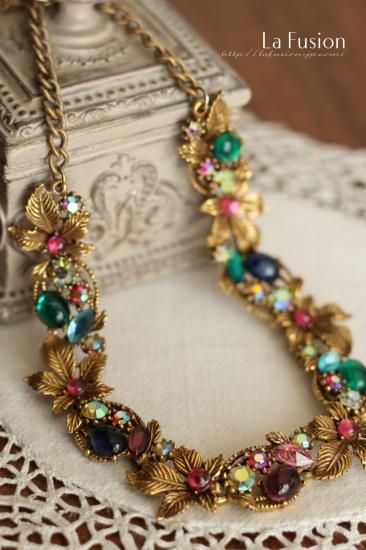 Art＊アート マルチカラーストーンが華やぐヴィンテージネックレス 