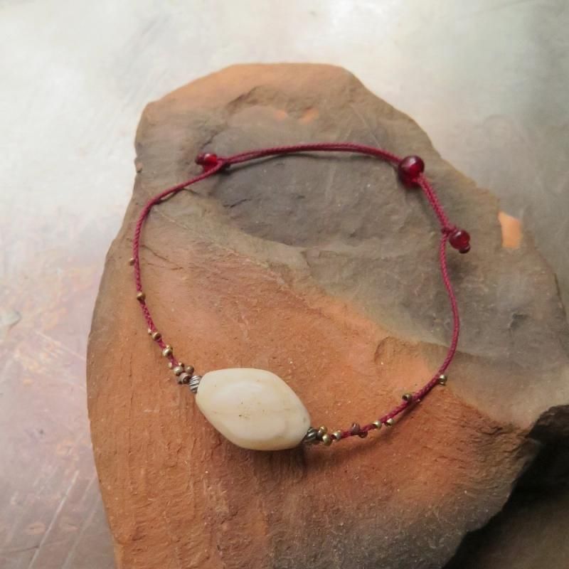 アンティークビーズ瑪瑙ビーズブレスレット 古代瑪瑙 極小 ＋ 木の実 杏色 ブレスレット - 東京・神楽坂