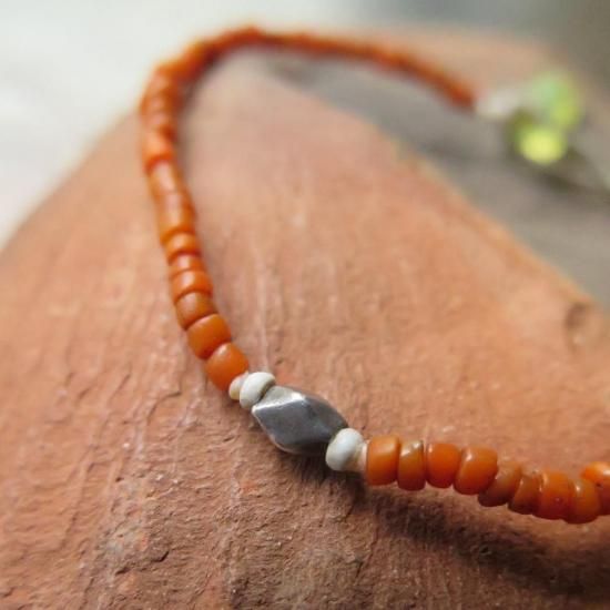 チンシルバー ＋ ウランガラス ＆ インドシードビーズ 橙 ブレスレット