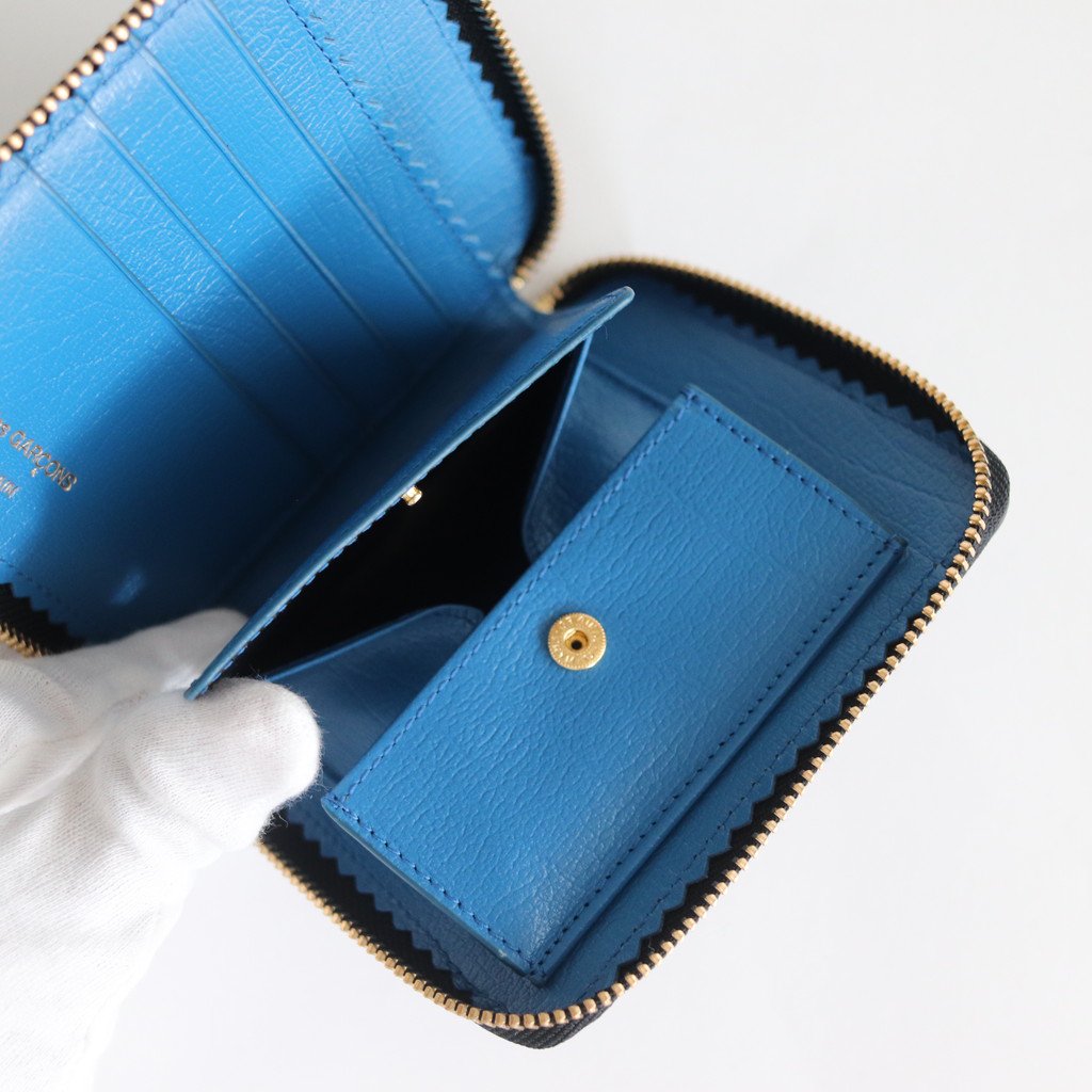 二つ折りZIP財布 COLOUR INSIDE #BLACK BLUE [8Z-L021-051] _ Wallet 