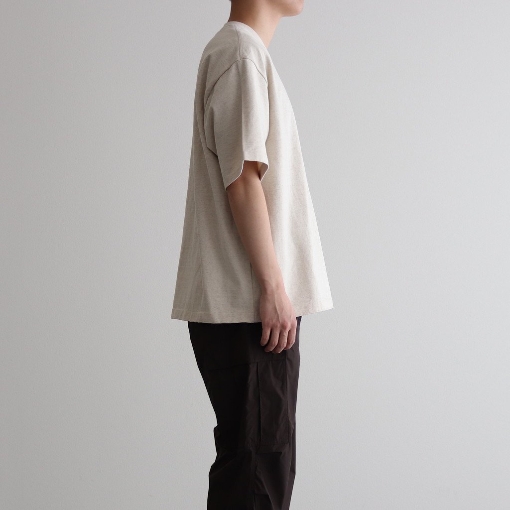 AURALEE / STAND-UP TEE NATURAL