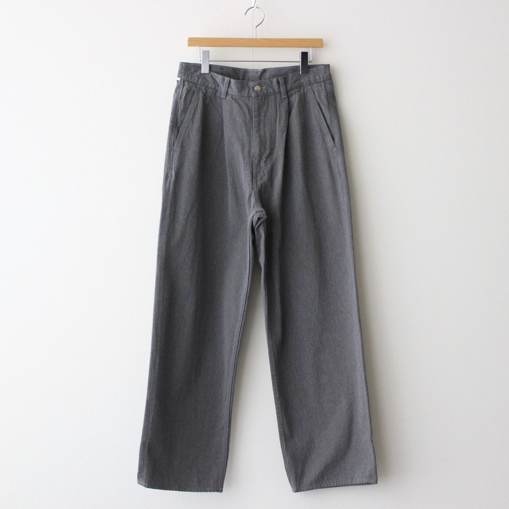 COLORFAST DENIM TWO TUCK PANTS #GRAY [GU231-40117B] _ Graphpaper