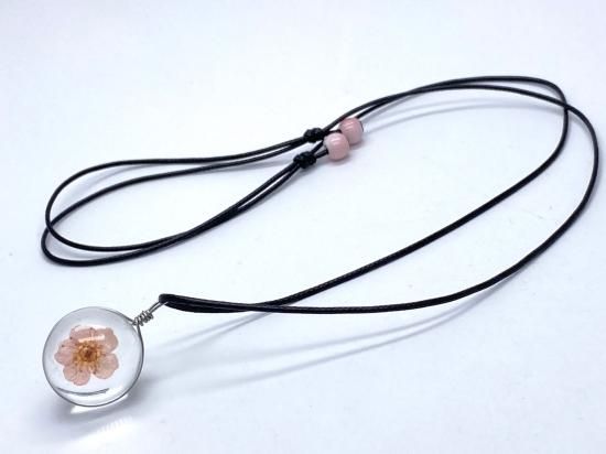桜 レジン 丸玉 ネックレス - 高品質天然石のハンドメイド