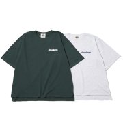 FOAM LOGO WIDE TEE<img class='new_mark_img2' src='https://img.shop-pro.jp/img/new/icons2.gif' style='border:none;display:inline;margin:0px;padding:0px;width:auto;' />