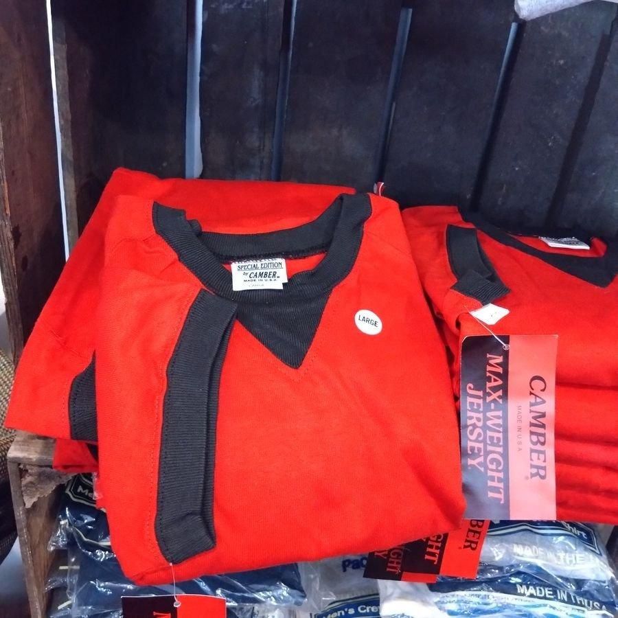 SPECIAL EDITION CAMBER USA Tシャツ　新品　サイズL デッドストックのキャンバー,ガゼットティーシャツです。赤×黒の