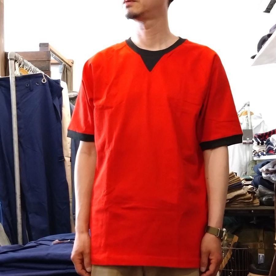 CAMBER◆Tシャツ/XL/コットン/CRM/無地/デッドストック/リンガーT/USA製 デッドストックのキャンバー,ガゼットティーシャツです。赤×黒の