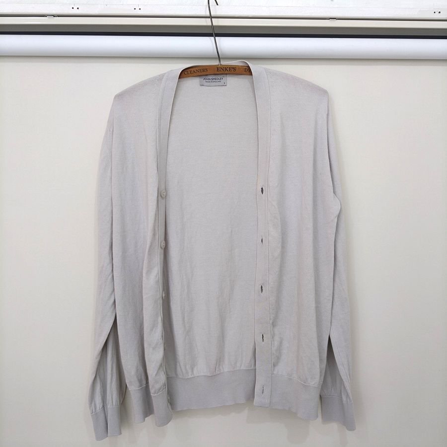 JOHN SMEDLEY（ジョン スメドレー）SEA ISLAND COTTON（シーアイランドコットン）長袖Vネックカーディガン ライトグレー  Sサイズ イングランド製【USED】 - 『ROOTS』 IMPORT CLOTHS 通販