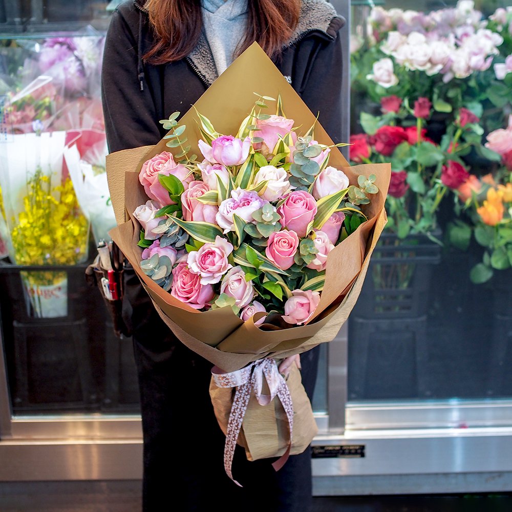 ピンクバラの花束 ワンサイド フラワーショップblossom 神戸 三宮店