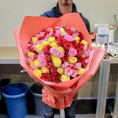 ミックスバラ100本の花束