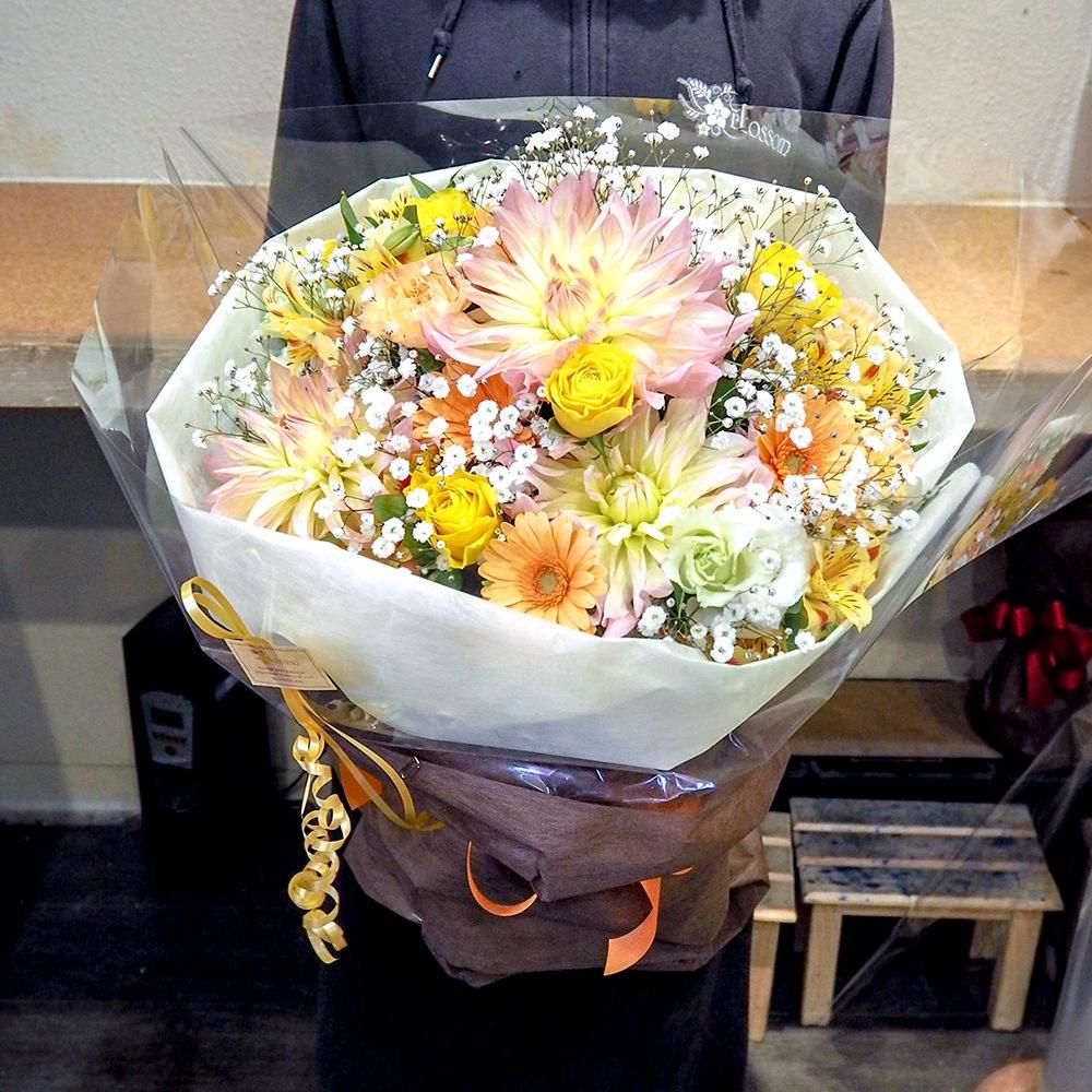 季節の花束 大 ブーケタイプ フラワーショップblossom 神戸 三宮店