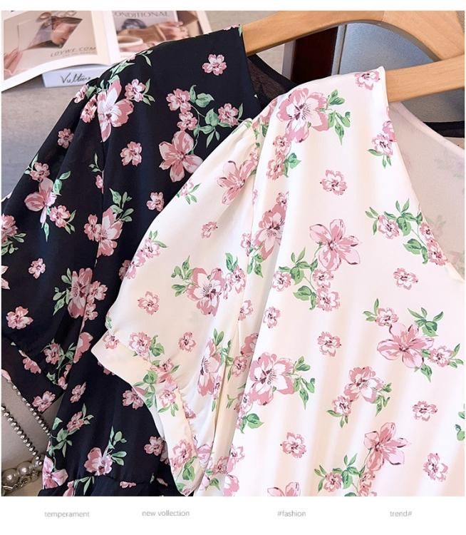 Vネックでフェイスラインが綺麗に♪ショート丈のパフスリーブの