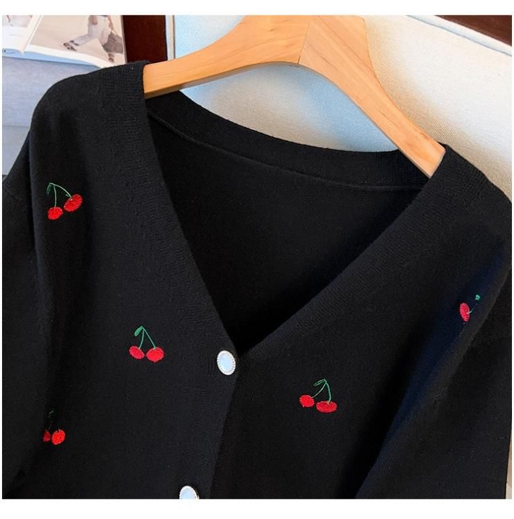 スーパービューティー☆42☆新品タグ付き さくらんぼ刺繍の可愛いカーディガン さくらんぼの可愛い刺繍がアクセント♪ウエストラインまで