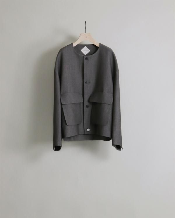 ETHOSENS(エトセンス)/Collarless blouson/Greige × Navy 通販