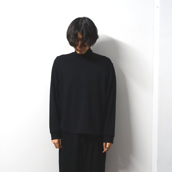 ETHOSENS(エトセンス)/High neck sweatshirt/Black