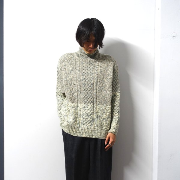 <img class='new_mark_img1' src='https://img.shop-pro.jp/img/new/icons13.gif' style='border:none;display:inline;margin:0px;padding:0px;width:auto;' />URU(ウル)/TURTLE NECK KNIT/L.Green
