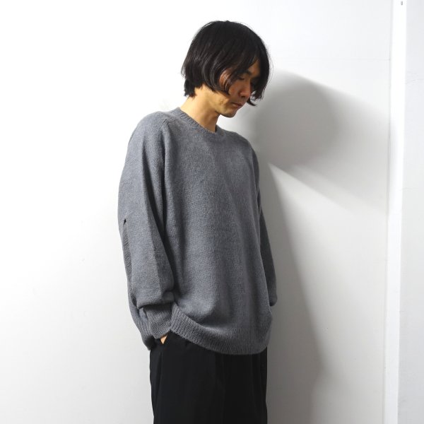 <img class='new_mark_img1' src='https://img.shop-pro.jp/img/new/icons13.gif' style='border:none;display:inline;margin:0px;padding:0px;width:auto;' />URU(ウル)/CREW NECK KNIT/Gray