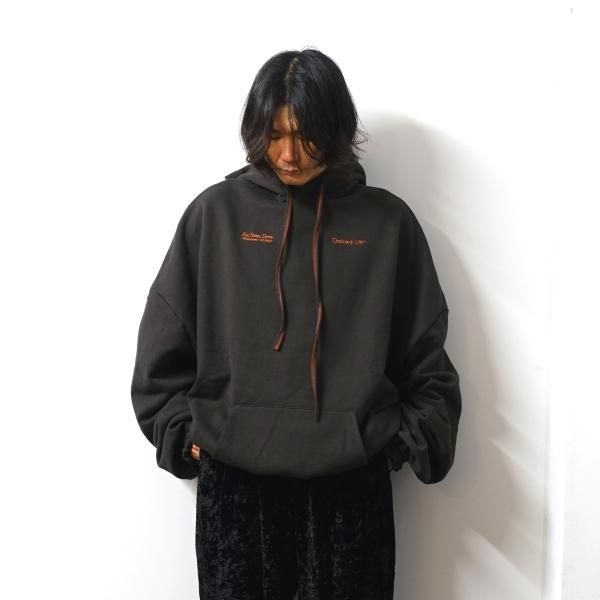 SHINYAKOZUKA(シンヤコズカ)/ORDINARY GIANT HOODIE/Off black 通販