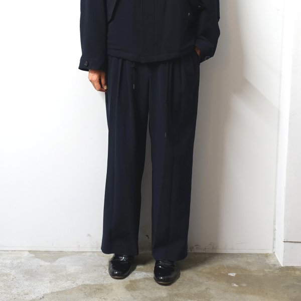 <img class='new_mark_img1' src='https://img.shop-pro.jp/img/new/icons13.gif' style='border:none;display:inline;margin:0px;padding:0px;width:auto;' />URU(ウル)/INVERTED PLEATS PANTS/D.Navy