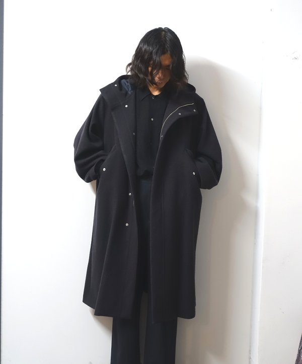 <img class='new_mark_img1' src='https://img.shop-pro.jp/img/new/icons13.gif' style='border:none;display:inline;margin:0px;padding:0px;width:auto;' />URU(ウル)/HOODED COAT/Charcoal