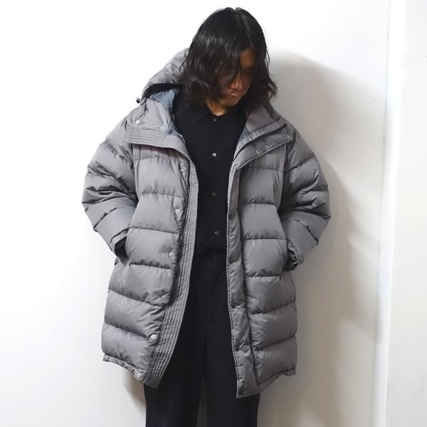 カラーNAVYURU HOODED DOWN JACKET