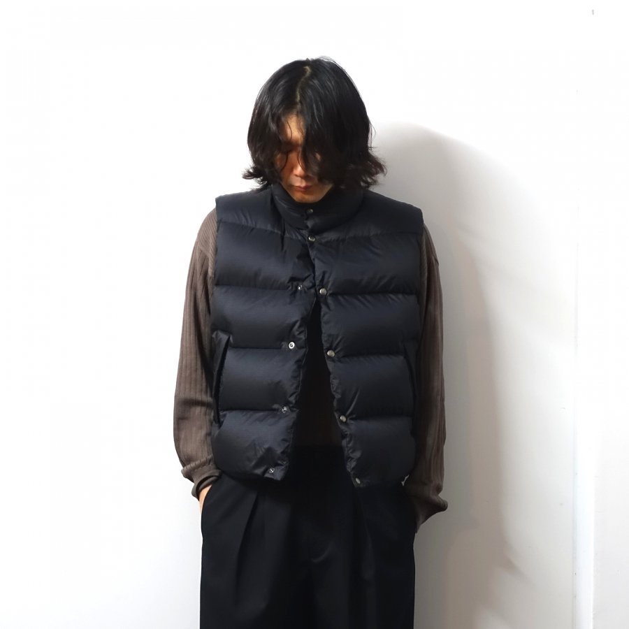 <img class='new_mark_img1' src='https://img.shop-pro.jp/img/new/icons13.gif' style='border:none;display:inline;margin:0px;padding:0px;width:auto;' />URU()/DOWN VEST/BLACK