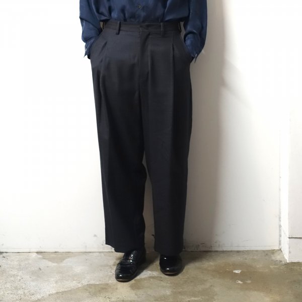 URU(ウル)/1 TUCK PANTS/CHARCOAL 通販 取り扱い-CONCRETE RIVER