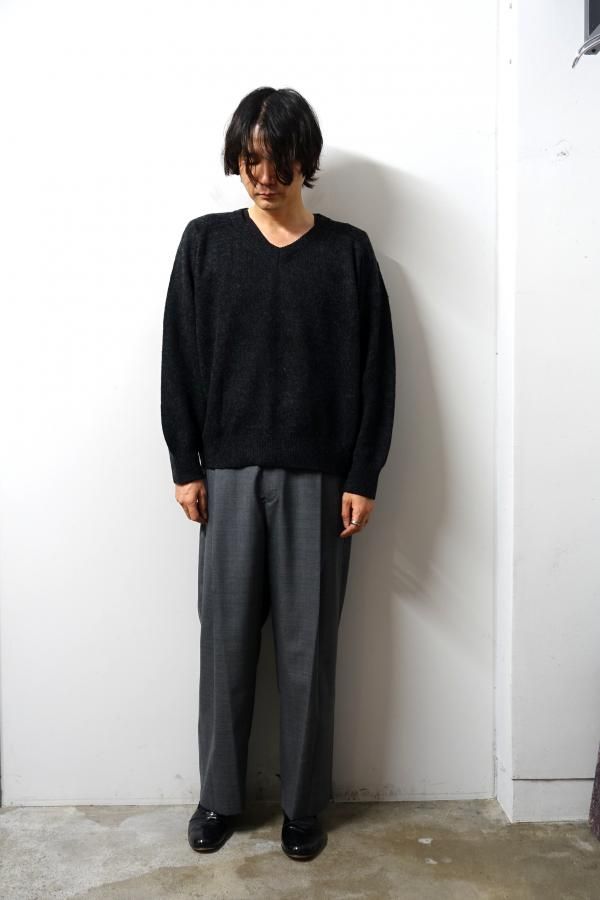 URU(ウル)/V NECK KNIT/CHARCOAL 通販 取り扱い-CONCRETE RIVER