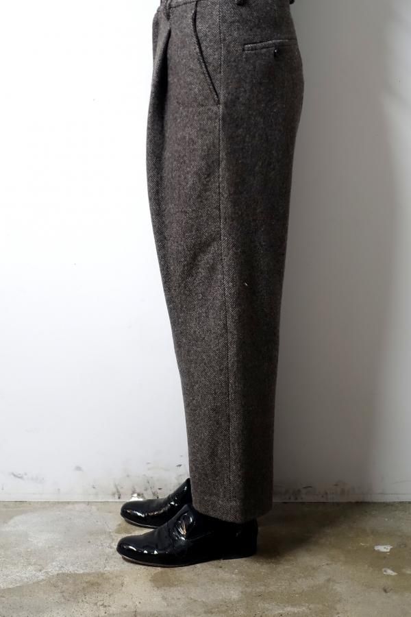 URU （ウル）ストレートスラックス URU(ウル)/1 TUCK PANTS/BROWN 通販 取り扱い-CONCRETE RIVER