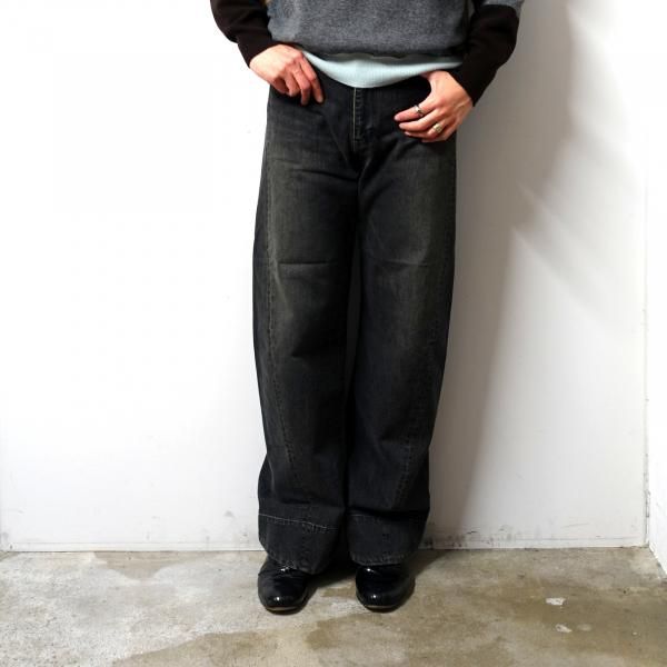 <img class='new_mark_img1' src='https://img.shop-pro.jp/img/new/icons13.gif' style='border:none;display:inline;margin:0px;padding:0px;width:auto;' />ssstein(���奿����)/TWIST CUT DENIM JEANS/BLACK