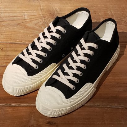 販売大阪 【新品】SUPERGA キャンバススニーカー 41サイズ