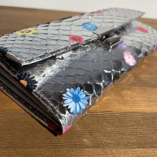 Ísola 財布パイソン☀︎新品 楽天市場】Isola アイソラ 財布 サイフ 徳島藍染ダイヤモンド