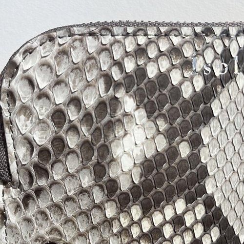 Isola：“マットパイソン” スマート長財布 - Bag shop idee