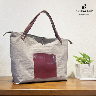 <img class='new_mark_img1' src='https://img.shop-pro.jp/img/new/icons7.gif' style='border:none;display:inline;margin:0px;padding:0px;width:auto;' />BUONA Cuir：KONBUナイロントートL【GY】