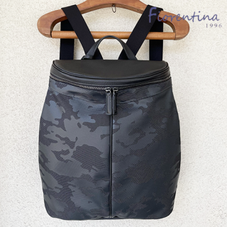 <img class='new_mark_img1' src='https://img.shop-pro.jp/img/new/icons30.gif' style='border:none;display:inline;margin:0px;padding:0px;width:auto;' />Fiorentina：“カモプリ” リュック 466 【BK】