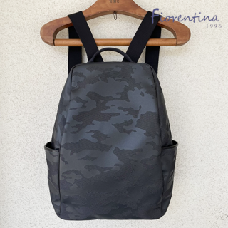 <img class='new_mark_img1' src='https://img.shop-pro.jp/img/new/icons30.gif' style='border:none;display:inline;margin:0px;padding:0px;width:auto;' />Fiorentina：“カモプリ” リュック 419 【BK】