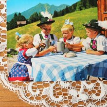 オーストリアのポストカード チロリアンの子供達01