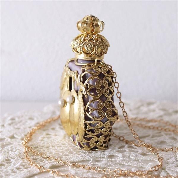 チェコ ガラスの香水瓶ペンダント 六角形×グミの実 LPU - tekuteku東欧