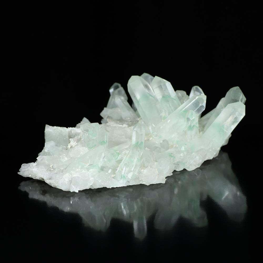 マダガスカル産グリーンファントムクォーツ クラスター原石(横13.6cm