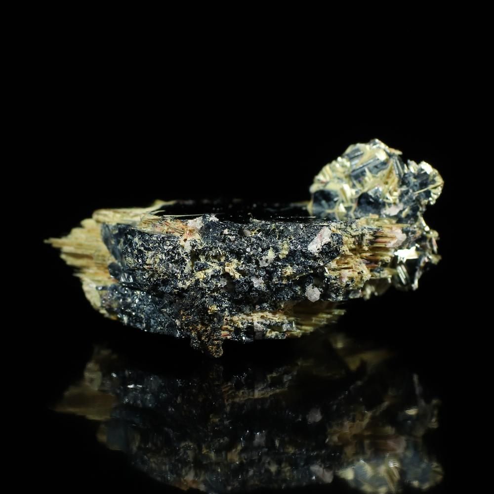 太陽放射ルチル 結晶/標本 [高さ26.1mm×横27.5mm×厚さ12.7mm