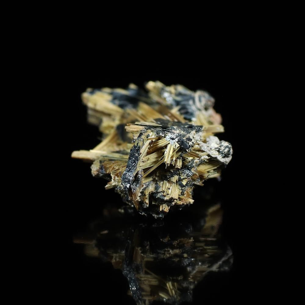 太陽放射ルチル 結晶/標本 [高さ17.7mm×横27.1mm×厚さ9.7mm