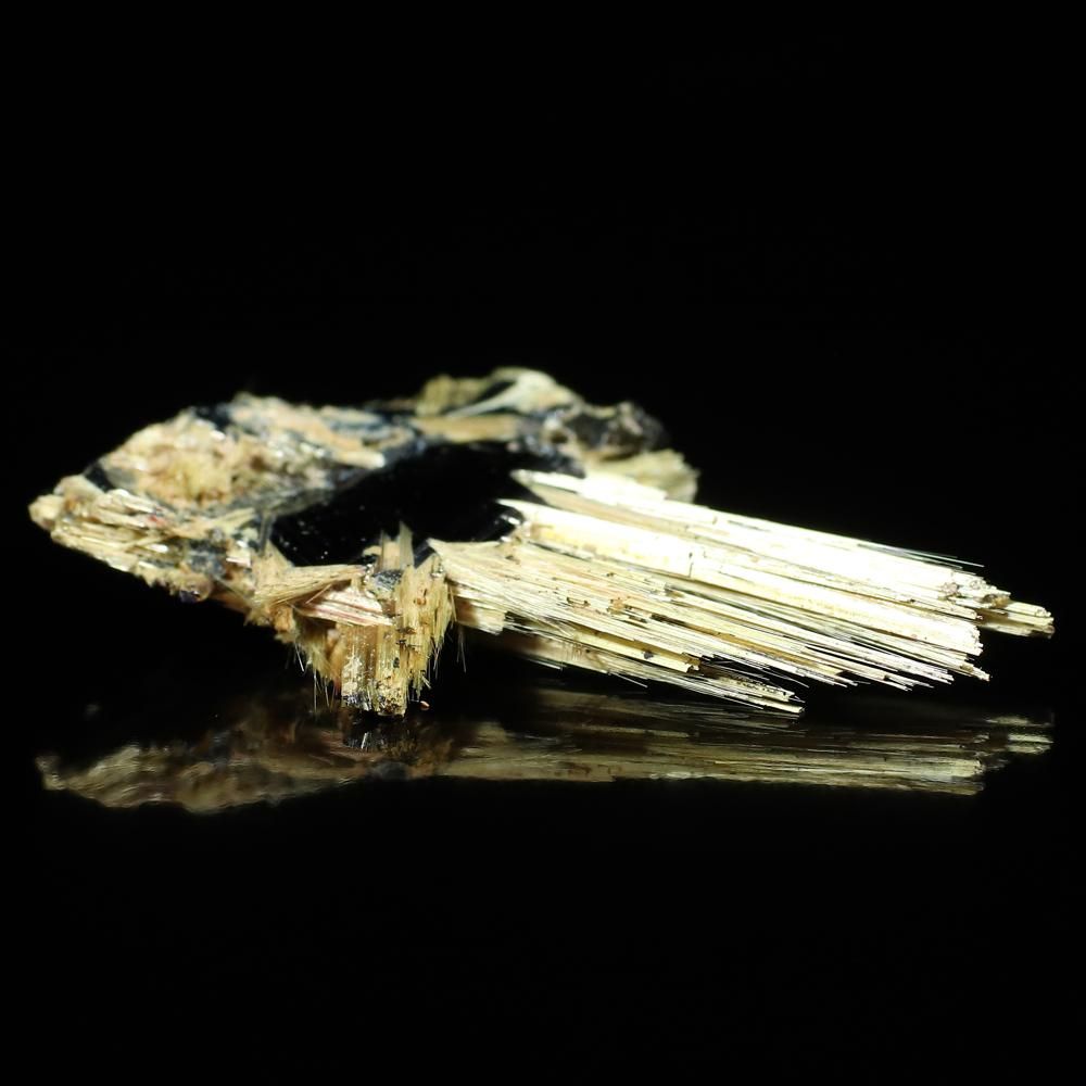 太陽放射ルチル 結晶/標本 [高さ32.5mm×横22.0mm×厚さ6.9mm 太陽放射ルチル 結晶/標本 [高さ32.5mm×横22.0mm×厚さ6.9mm