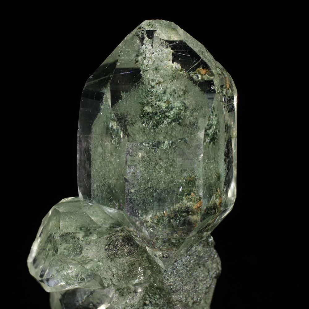 ヒマラヤ　マニハール産　宝石質　グリーンファントムルチル入りクラスター約101g ヒマラヤ マニハール産 宝石質 グリーンファントムルチル入り