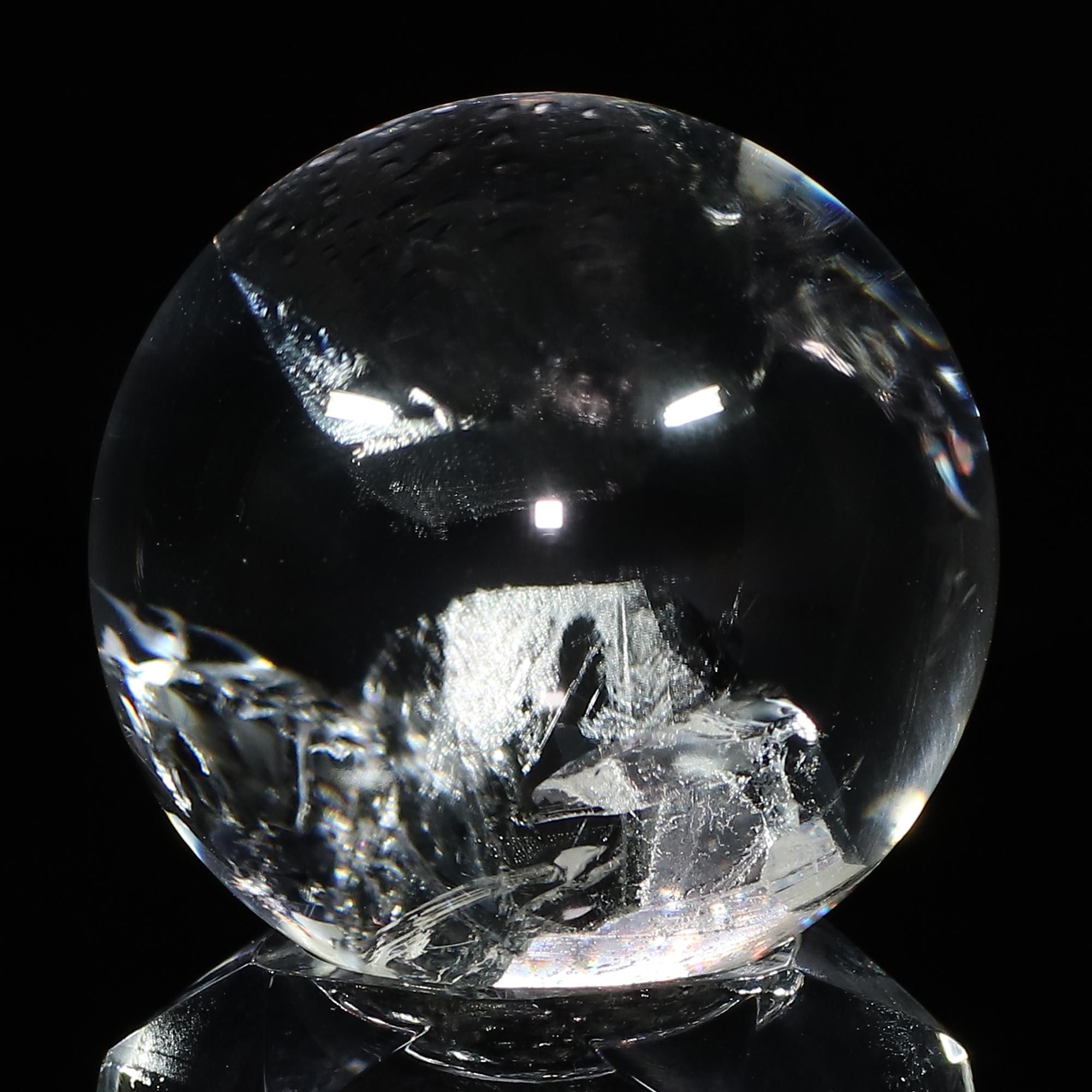 凸レンズ効果を妨げない水晶の透明度】マダガスカル産クォーツイン