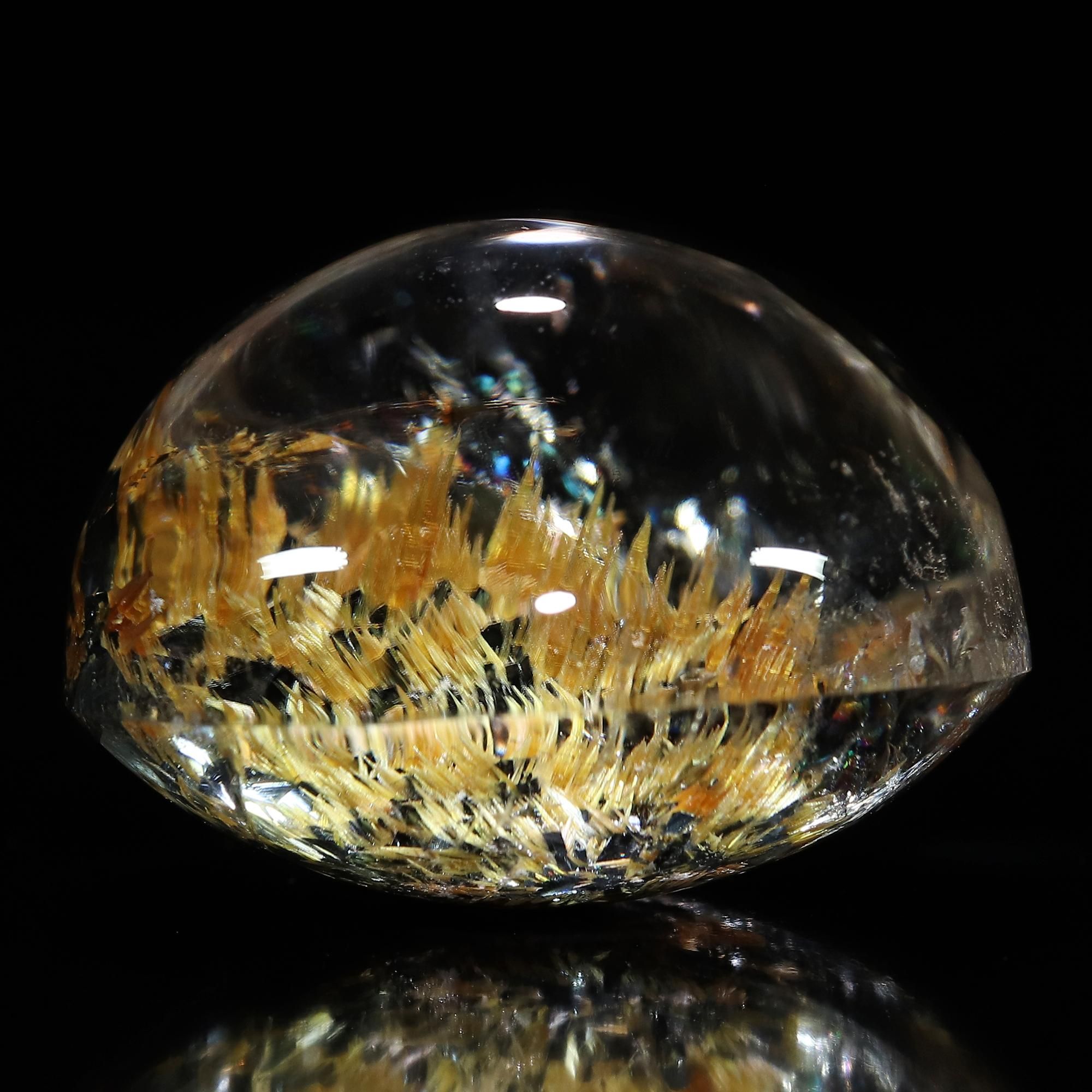 珍品/いくつもの太陽放射ルチルが綺麗に配列している】群晶太陽